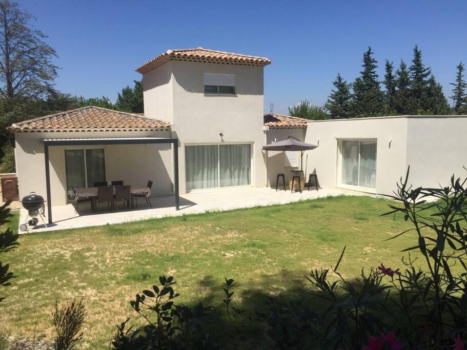 Villa Familiale 9 Pers Cabries Entre Aix Et Marseille 5 Min Gare Aix Tgv 15 Min Aeroport Mp Exteriör bild